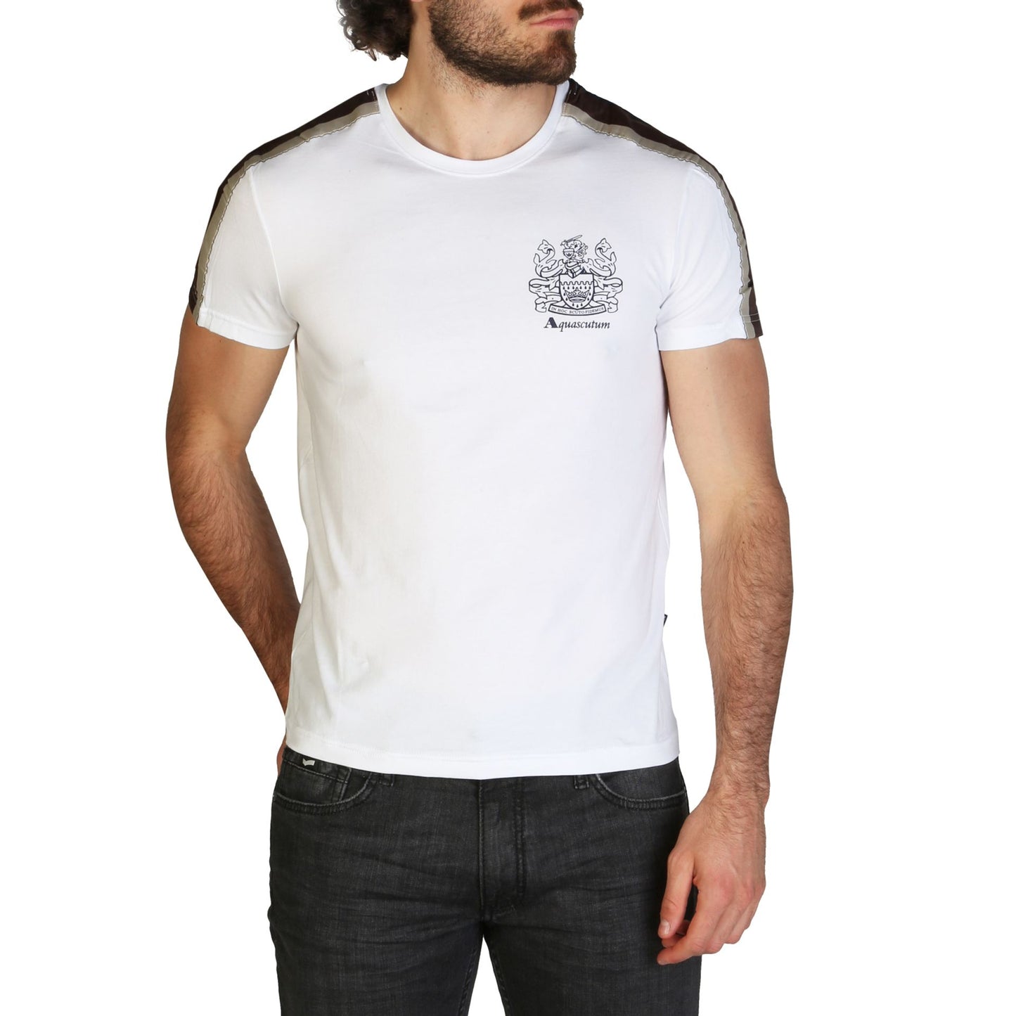 Aquascutum T-paita